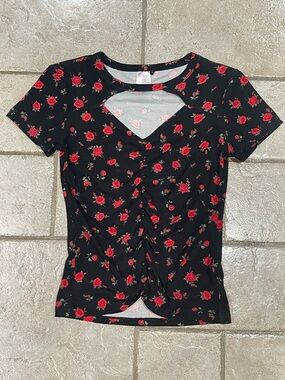 No Boundaries Black Short-Sleeve Women’sTop with Red Rose Print and Heart Cutout